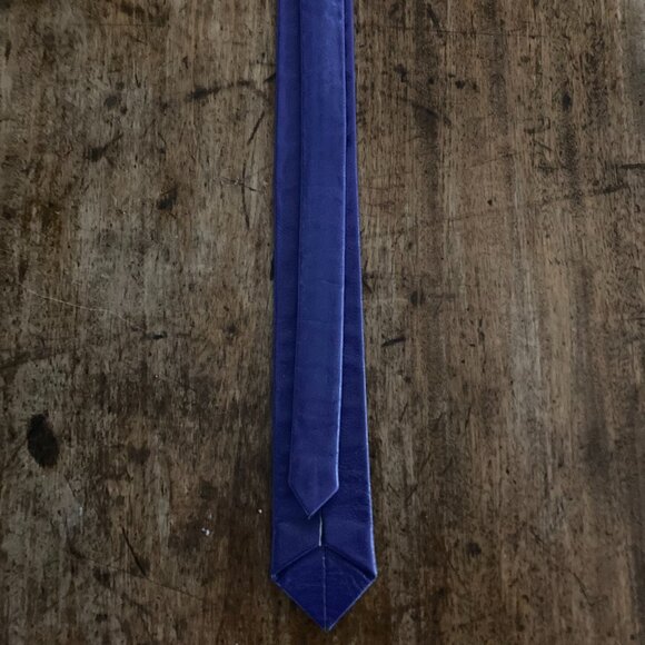 VNT Le Chateau Unisex Skinny Deep Blue Purple Leather Necktie - 80s - Picture 8 of 10